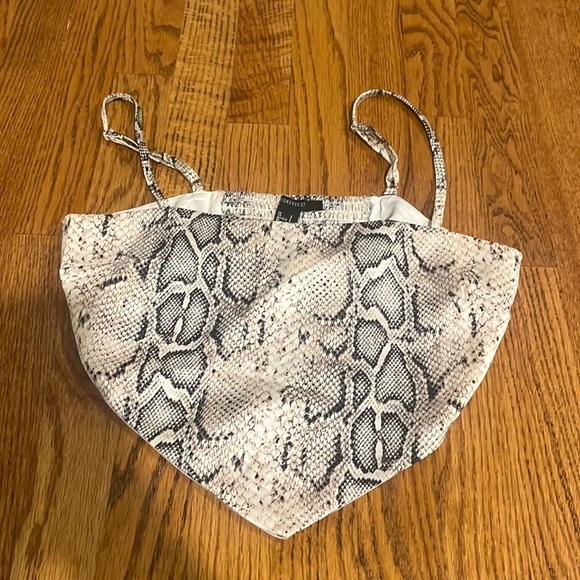 Forever 21 Woman’s Snakeskin Top Size S - Picture 1 of 4